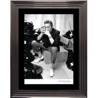Affiche encadrée Noir et Blanc: Serge Gainsbourg - Studio - 50x70 cm (Cadre Tucson)